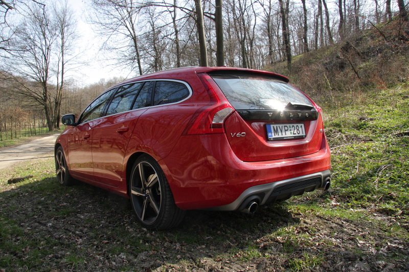 Illustration for article titled The Volvo V60 Might Be Old, But It Isn't Ready To Die